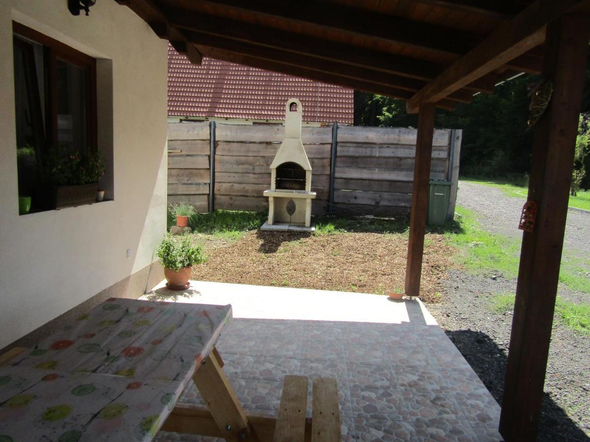 Villa Rekreacni Dum V Brdech Pod Svatou Annou à Ohrazenice  Extérieur photo